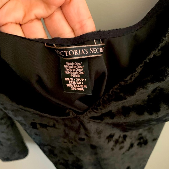 Victoria's Secret deep V open back velvet body suit🖤 - Picture 6 of 6